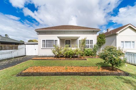 Photo of property in 94 Victoria Avenue, Palmerston North, 4410