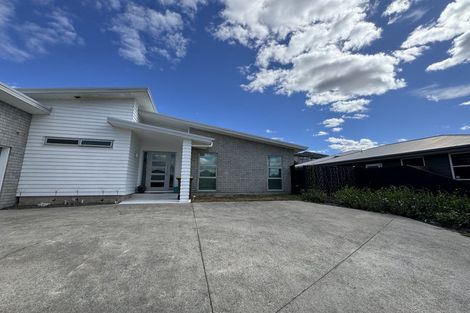 Photo of property in 17 Denham Court, Flagstaff, Hamilton, 3210