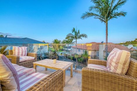 Photo of property in 115 Waldorf Crescent, Orewa, 0931