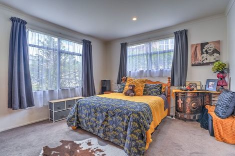 Photo of property in 23 Medallion Drive, Oteha, Auckland, 0632