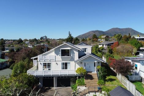 Photo of property in 20 Sunset Street, Hilltop, Taupo, 3330
