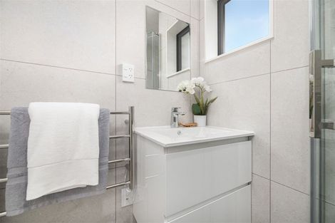 Photo of property in 76b Borich Road, Sunnyvale, Auckland, 0612