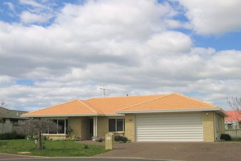 Photo of property in 10 Lasiandra Place, Mount Maunganui, 3116