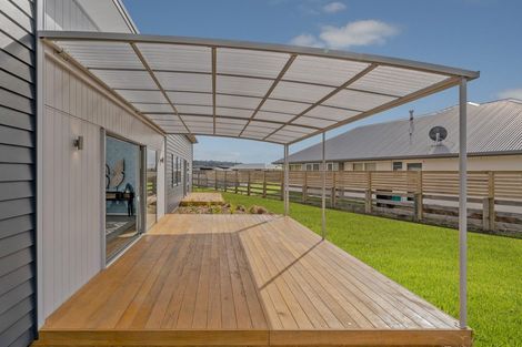 Photo of property in 35 Longreach Drive, Cooks Beach, Whitianga, 3591