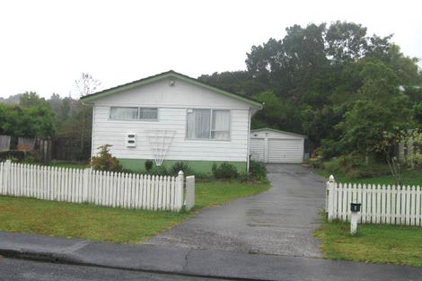 Photo of property in 1 Julia Place, Totara Vale, Auckland, 0629