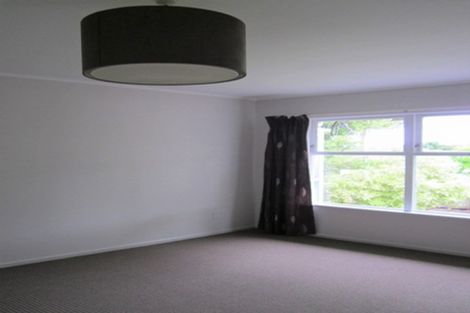 Photo of property in 40 Farquhar Road, Glendene, Auckland, 0602