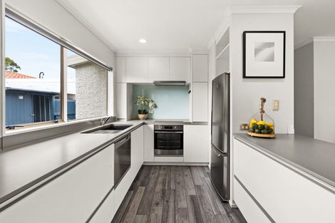 Photo of property in 8 Lucknow Road, Havelock North, 4130