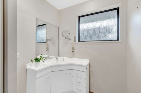 Photo of property in 3 Caroline Crescent, Highbury, Palmerston North, 4412