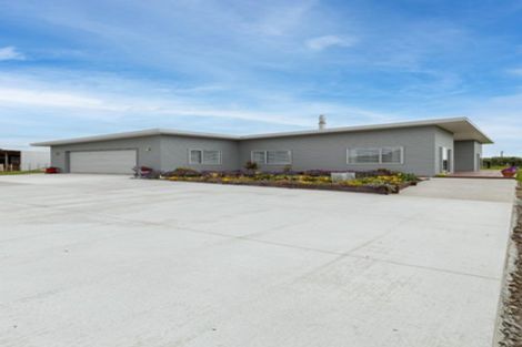 Photo of property in 43 Carrs Road, Urenui, 4377