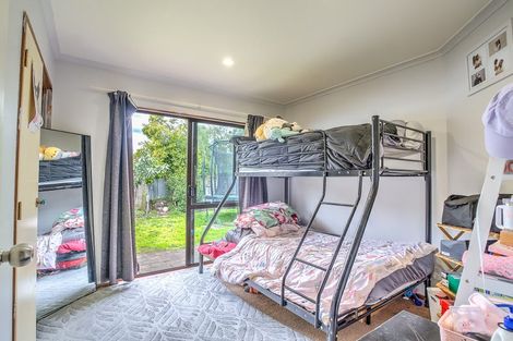 Photo of property in 21 Aldershot Place, Nawton, Hamilton, 3200