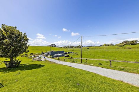 Photo of property in 141 Karioitahi Road, Waiuku, 2683