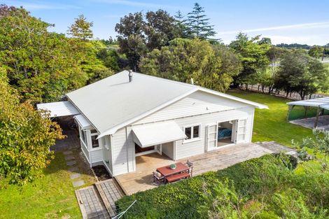Photo of property in 435 Tararua Road, Levin, 5571