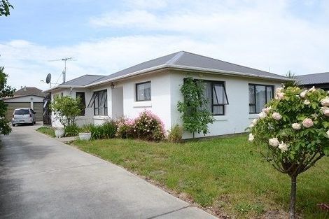 Photo of property in 45 Bickerton Street, Wainoni, Christchurch, 8061