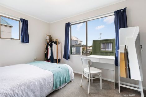 Photo of property in 5/103 Rongotai Road, Kilbirnie, Wellington, 6022