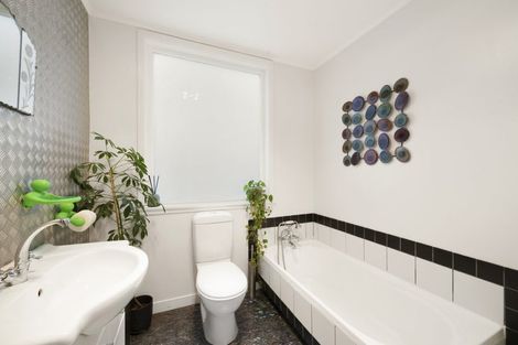 Photo of property in 3 Tyne Street, Island Bay, Wellington, 6023