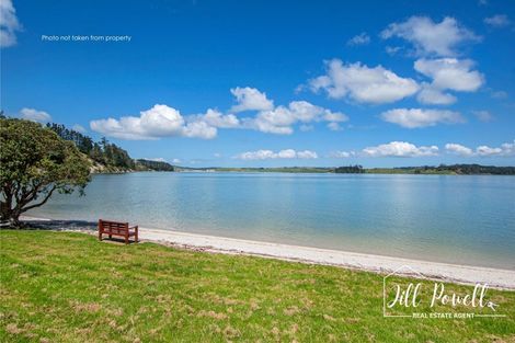 Photo of property in 36 Kilbraugh Street, Whakapirau, Maungaturoto, 0583