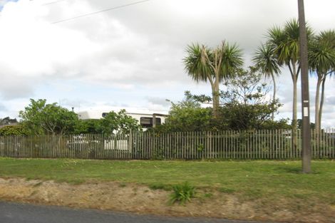 Photo of property in 59 Tawa Road, Kumeu, 0891