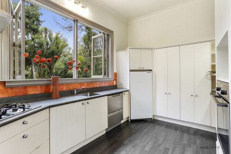 Photo of property in 51 Opanuku Road, Henderson Valley, Auckland, 0612