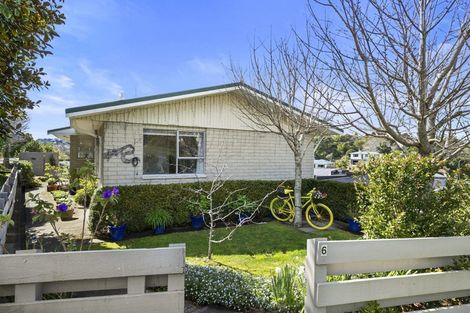 Photo of property in 6 Te Mara Place, Merrilands, New Plymouth, 4312