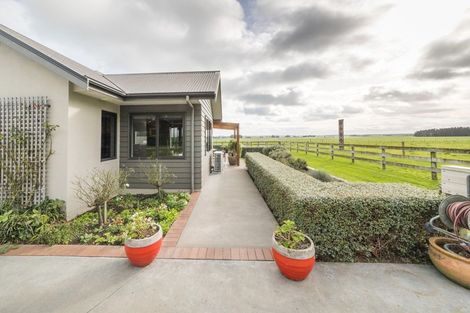 Photo of property in 2757 State Highway 1, Rongotea, Palmerston North, 4479