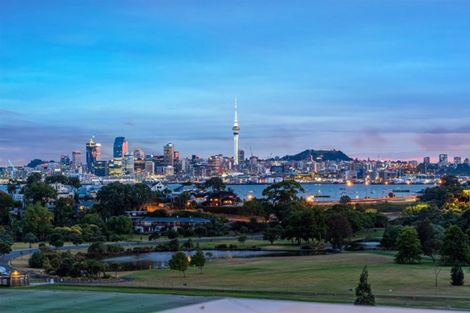 Photo of property in 65a Exmouth Road, Northcote, Auckland, 0627