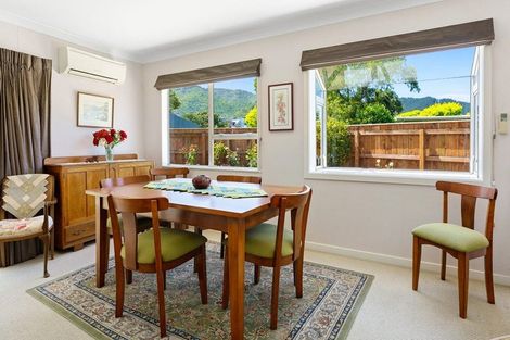 Photo of property in 16 Iti Grove, Waikanae, 5036