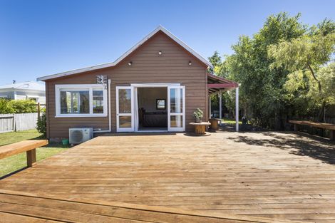 Photo of property in 7 Perrin Place, Kelvin Grove, Palmerston North, 4414