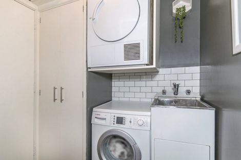 Photo of property in 39 Denise Crescent, Hornby, Christchurch, 8042