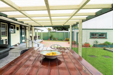 Photo of property in 89 Pembroke Street, Carterton, 5713