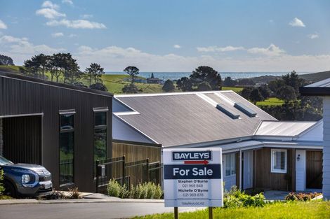 Photo of property in 2 Koromiko Lane, Raglan, 3225