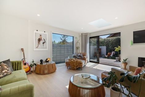 Photo of property in 10 Pendeen Crescent, Jacks Point, Queenstown, 9371