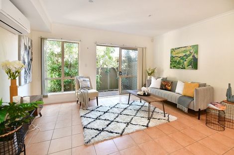 Photo of property in 6 Trimaran Drive, Gulf Harbour, Whangaparaoa, 0930