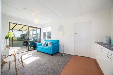 Photo of property in 115 Woodglen Road, Glen Eden, Auckland, 0602