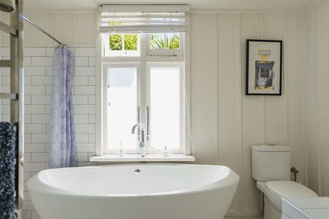 Photo of property in 1 Latham Street, Napier South, Napier, 4110