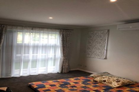 Photo of property in 5 Michael Richard Place, East Tamaki Heights, Auckland, 2016