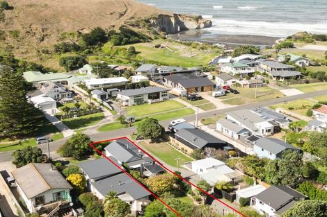 Photo of property in 35 Mowhanau Drive, Kai Iwi, Whanganui, 4574