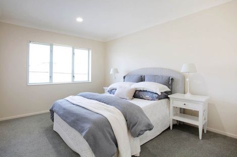 Photo of property in 11 Conacher Close, East Tamaki Heights, Auckland, 2016