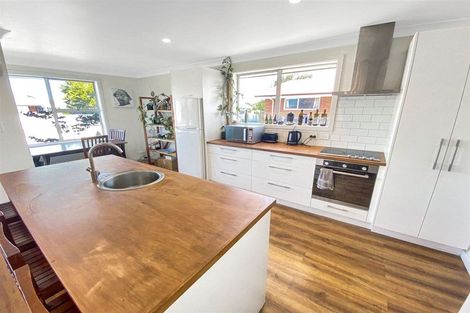 Photo of property in 11 Ian Place, Bishopdale, Christchurch, 8053