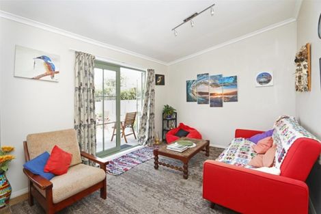 Photo of property in 34 Domett Street, Opunake, 4616