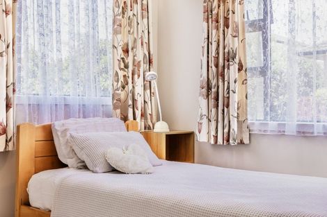 Photo of property in 11 Mackwell Road, Fairview Heights, Auckland, 0632