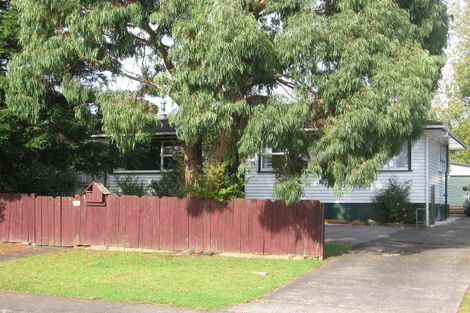 Photo of property in 34 Castleford Street, Green Bay, Auckland, 0604