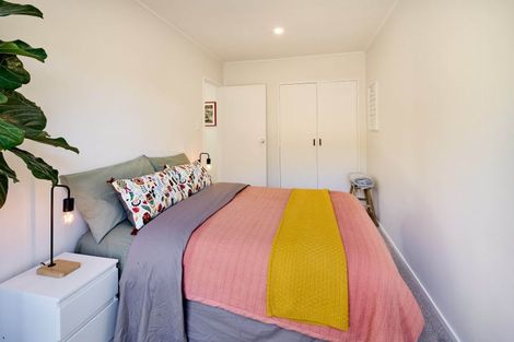 Photo of property in 39 Edgecombe Street, Newlands, Wellington, 6037