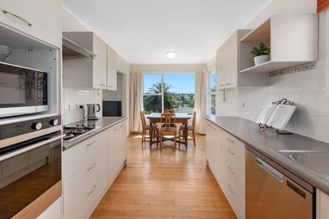 Photo of property in 13 Weatherly Road, Torbay, Auckland, 0630