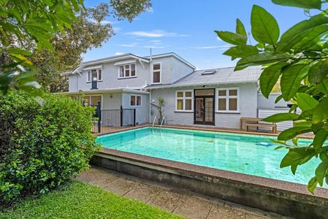Photo of property in 5 Parkes Avenue, Saint Johns Hill, Whanganui, 4501