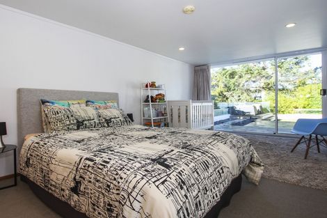 Photo of property in 47 Waima Crescent, Titirangi, Auckland, 0604