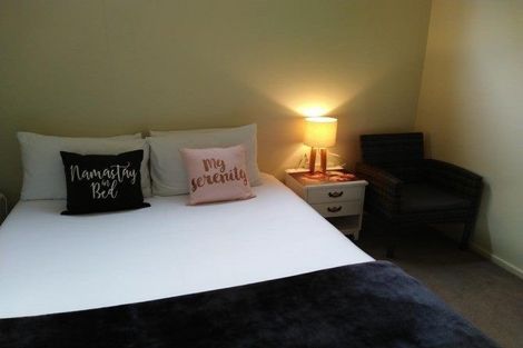 Photo of property in 16 Mckerrow Place, Sunshine Bay, Queenstown, 9300