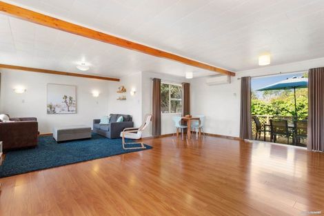 Photo of property in 33b Beach Road, Te Atatu Peninsula, Auckland, 0610