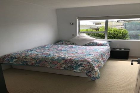Photo of property in 69 Kiwi Esplanade, Mangere Bridge, Auckland, 2022