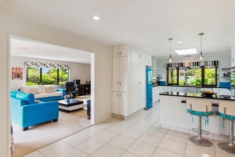 Photo of property in 35 Greenaway Road, Waikanae, 5036