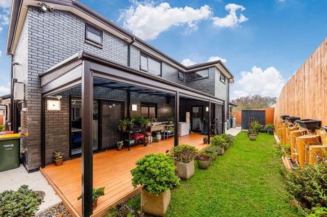 Photo of property in 29a Plumley Crescent, Mangere, Auckland, 2022